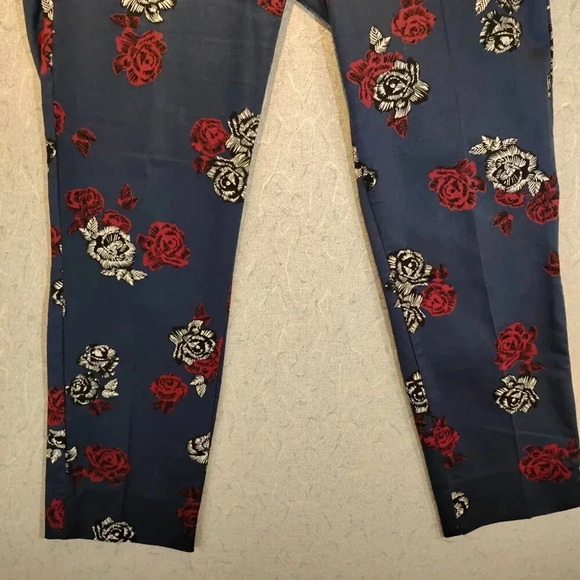 Le Chateau Women's Pants Blue with Red &  White Roses Size Zipper in Size 6 - Picture 7 of 12